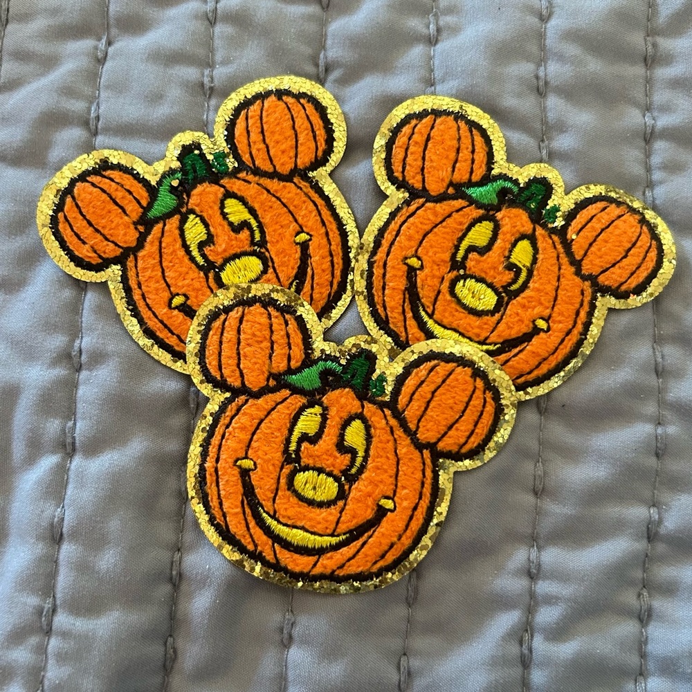🔸3 for $20🔸Pumpkin Mickey Iron On Embroidery Patches - Picture 2 of 4